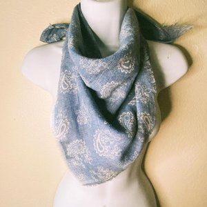 Sonoma Goods for Life Women's Blue and White Paisley Scarf-wraps